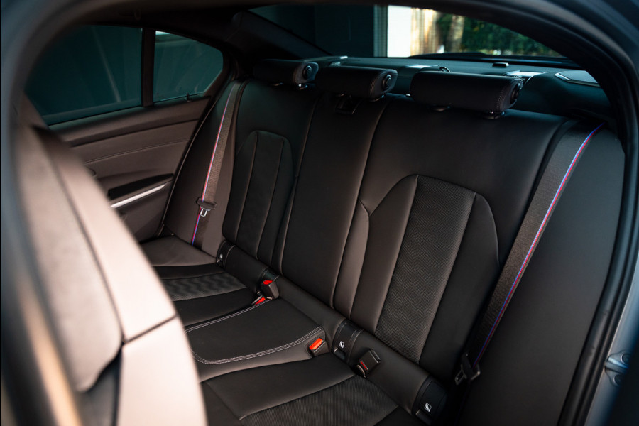 BMW 3 Serie M3 xDrive Competition / Frozen / Carbon / H&K / Laser / ACC / Curved display / Stoelverk. / Garantie