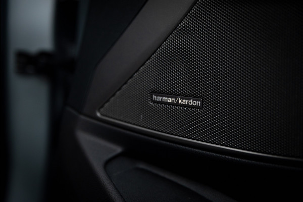 BMW 3 Serie M3 xDrive Competition / Frozen / Carbon / H&K / Laser / ACC / Curved display / Stoelverk. / Garantie