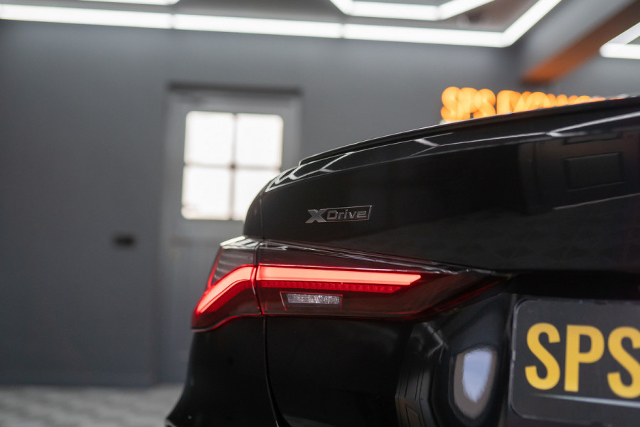 BMW 4 Serie Coupé M440i xDrive High Executive / Adaptive / Pano / 360 / Individual / Stoelverwarming / Memory / Carplay