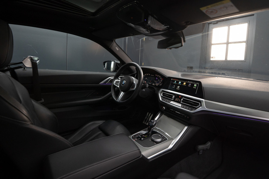 BMW 4 Serie Coupé M440i xDrive High Executive / Adaptive / Pano / 360 / Individual / Stoelverwarming / Memory / Carplay