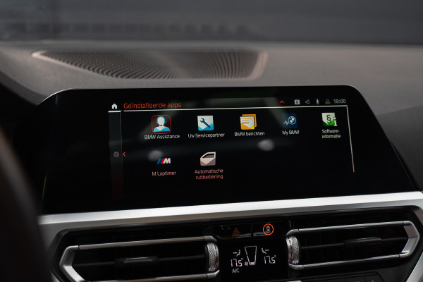 BMW 4 Serie Coupé M440i xDrive High Executive / Adaptive / Pano / 360 / Individual / Stoelverwarming / Memory / Carplay