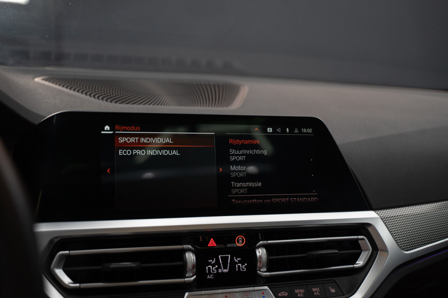 BMW 4 Serie Coupé M440i xDrive High Executive / Adaptive / Pano / 360 / Individual / Stoelverwarming / Memory / Carplay