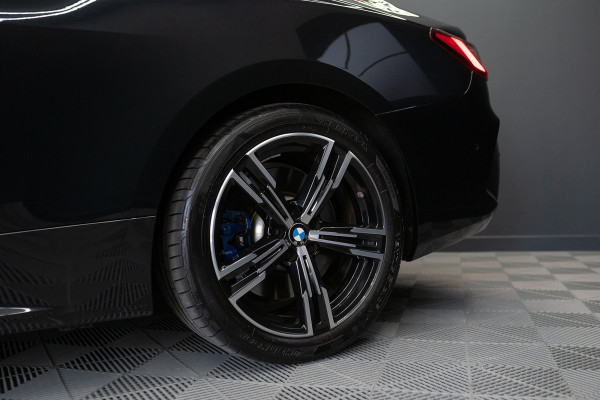 BMW 4 Serie Coupé M440i xDrive High Executive / Adaptive / Pano / 360 / Individual / Stoelverwarming / Memory / Carplay