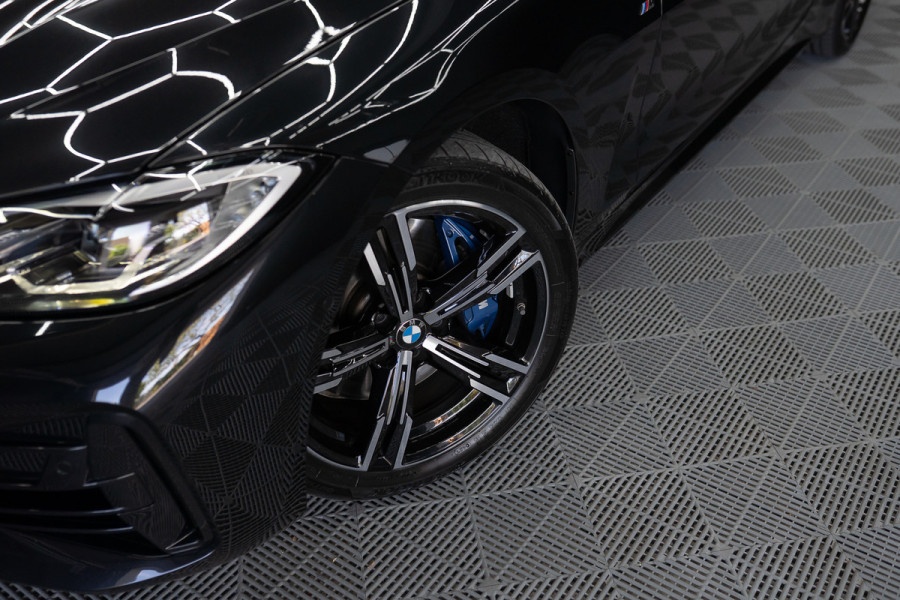 BMW 4 Serie Coupé M440i xDrive High Executive / Adaptive / Pano / 360 / Individual / Stoelverwarming / Memory / Carplay