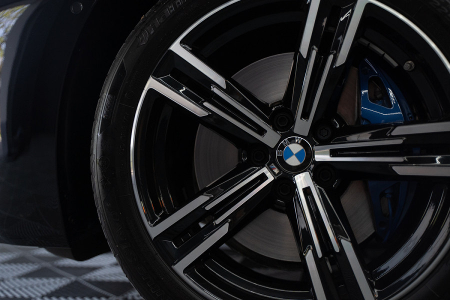 BMW 4 Serie Coupé M440i xDrive High Executive / Adaptive / Pano / 360 / Individual / Stoelverwarming / Memory / Carplay