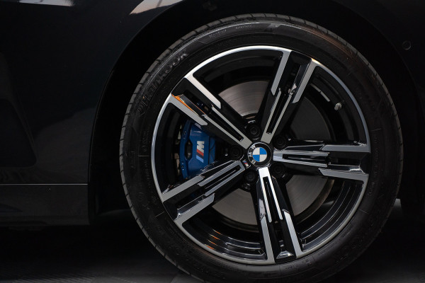 BMW 4 Serie Coupé M440i xDrive High Executive / Adaptive / Pano / 360 / Individual / Stoelverwarming / Memory / Carplay