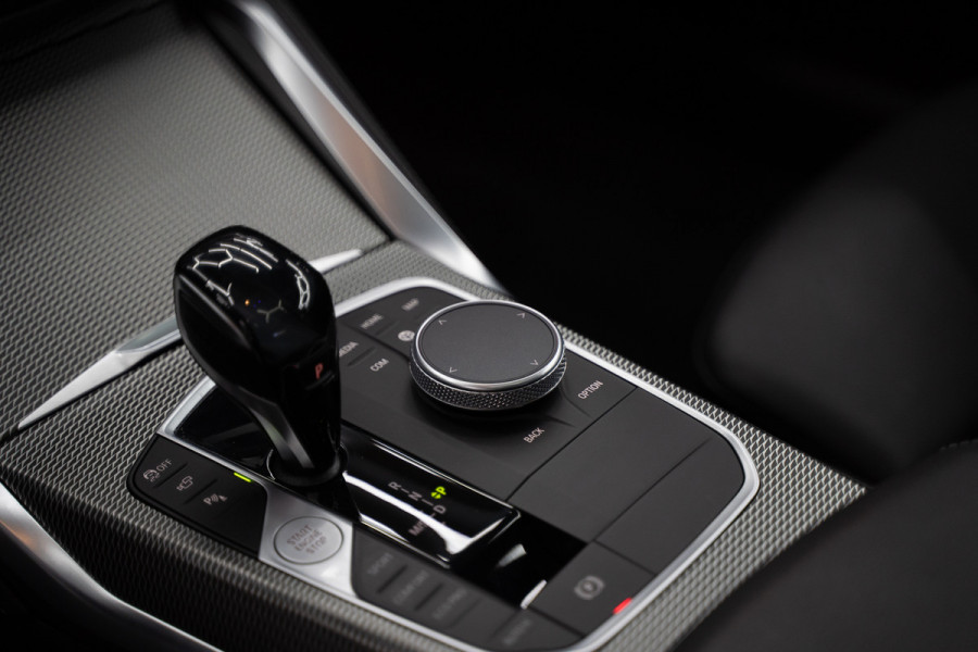 BMW 4 Serie Coupé M440i xDrive High Executive / Adaptive / Pano / 360 / Individual / Stoelverwarming / Memory / Carplay