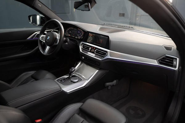 BMW 4 Serie Coupé M440i xDrive High Executive / Adaptive / Pano / 360 / Individual / Stoelverwarming / Memory / Carplay