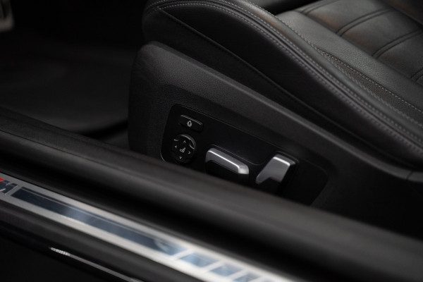BMW 4 Serie Coupé M440i xDrive High Executive / Adaptive / Pano / 360 / Individual / Stoelverwarming / Memory / Carplay