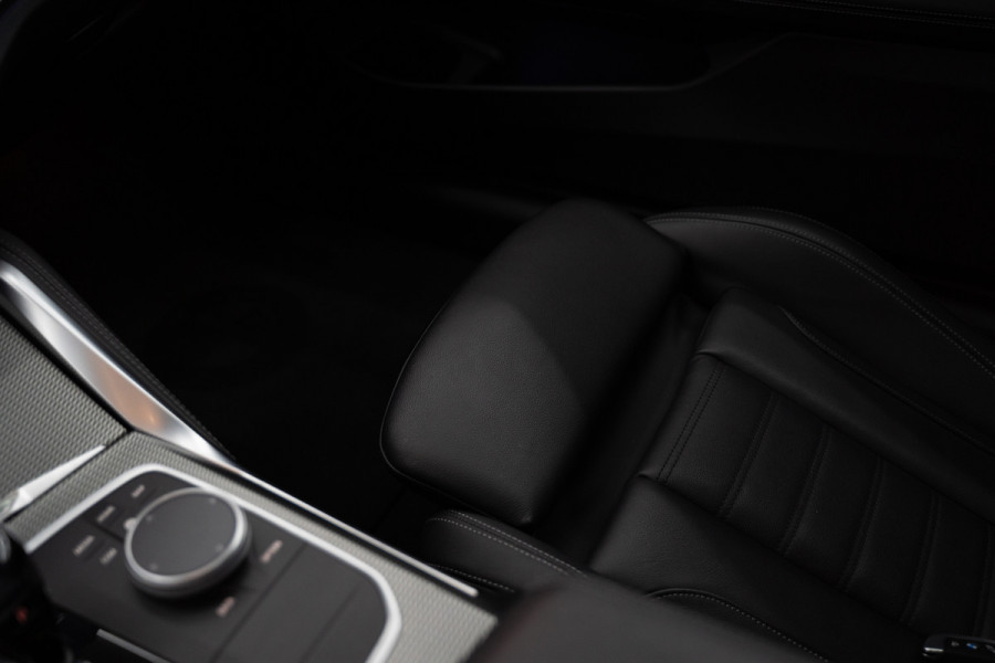 BMW 4 Serie Coupé M440i xDrive High Executive / Adaptive / Pano / 360 / Individual / Stoelverwarming / Memory / Carplay