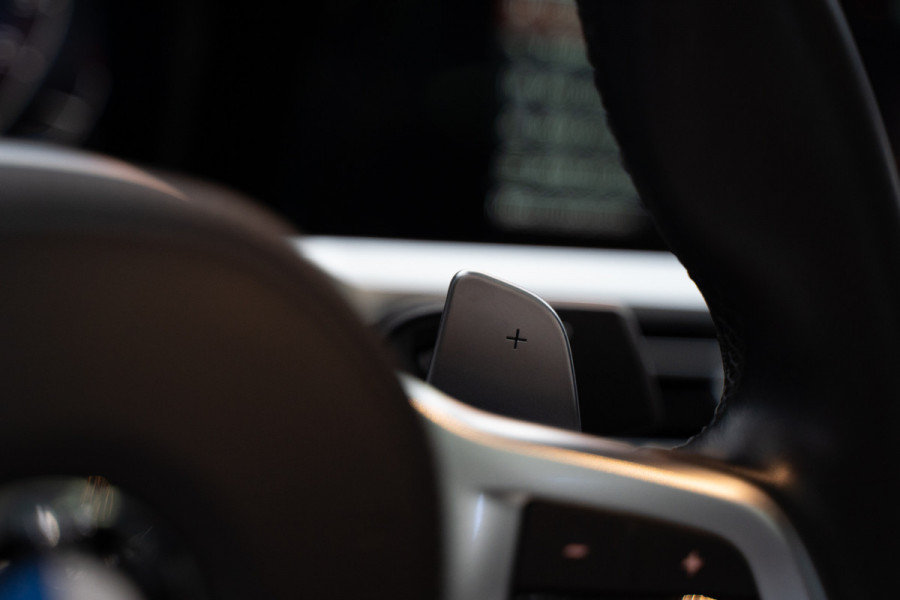 BMW 4 Serie Coupé M440i xDrive High Executive / Adaptive / Pano / 360 / Individual / Stoelverwarming / Memory / Carplay