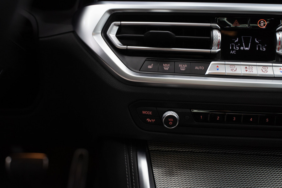 BMW 4 Serie Coupé M440i xDrive High Executive / Adaptive / Pano / 360 / Individual / Stoelverwarming / Memory / Carplay