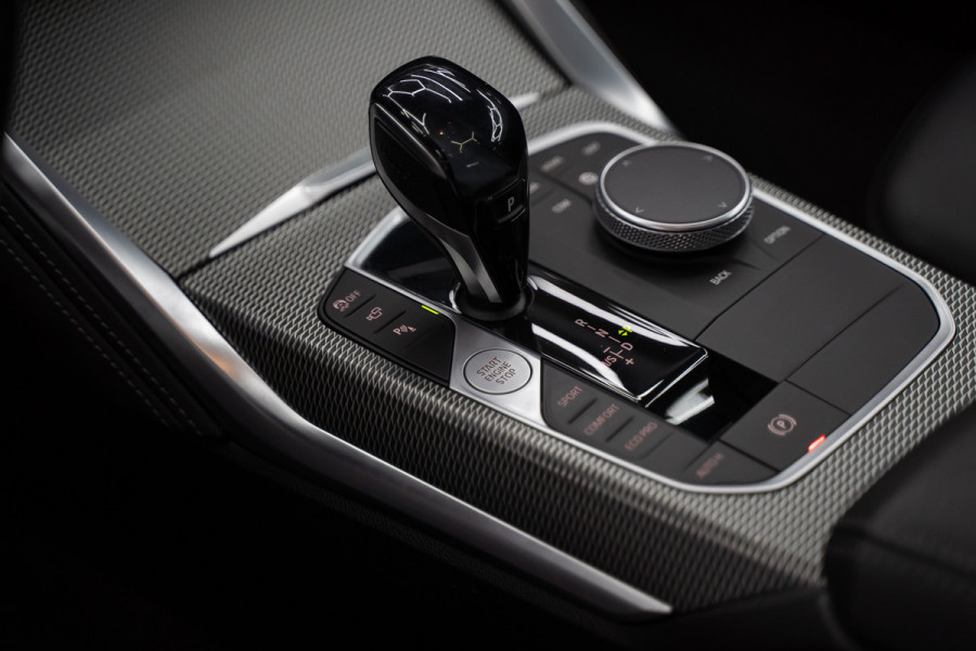 BMW 4 Serie Coupé M440i xDrive High Executive / Adaptive / Pano / 360 / Individual / Stoelverwarming / Memory / Carplay