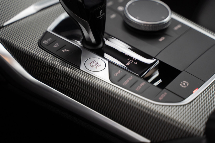 BMW 4 Serie Coupé M440i xDrive High Executive / Adaptive / Pano / 360 / Individual / Stoelverwarming / Memory / Carplay