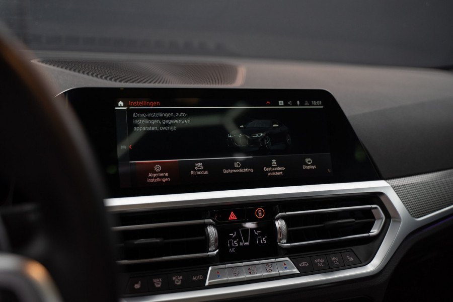 BMW 4 Serie Coupé M440i xDrive High Executive / Adaptive / Pano / 360 / Individual / Stoelverwarming / Memory / Carplay