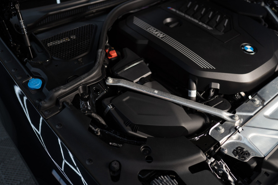 BMW 4 Serie Coupé M440i xDrive High Executive / Adaptive / Pano / 360 / Individual / Stoelverwarming / Memory / Carplay