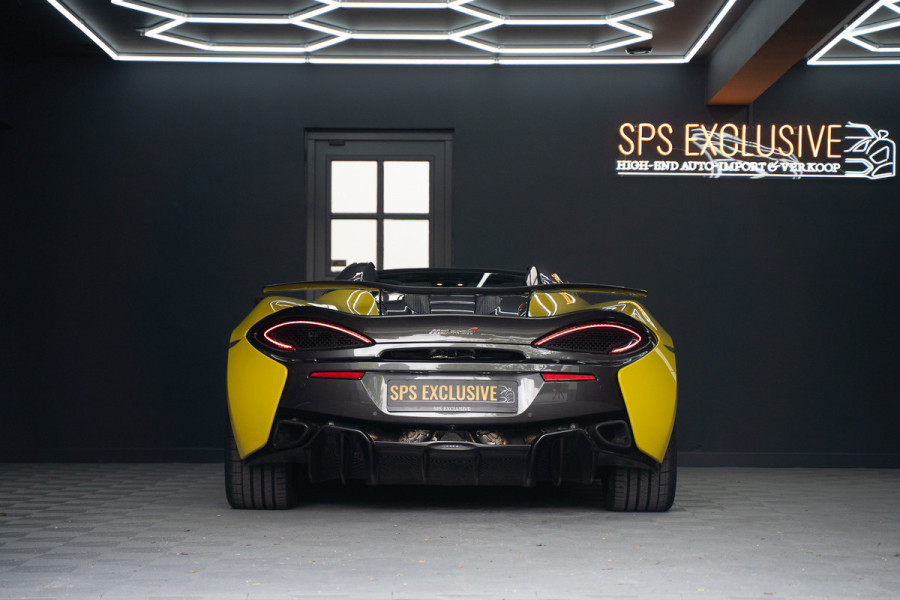 McLaren 570S Spider 570S / Lift / Keramisch / Novitec / Elite paint / Memory / Bowers & Wilkins / Soft close / Camera / LoJack Launch Edition Spider