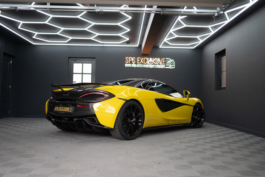 McLaren 570S Spider 570S / Lift / Keramisch / Novitec / Elite paint / Memory / Bowers & Wilkins / Soft close / Camera / LoJack Launch Edition Spider