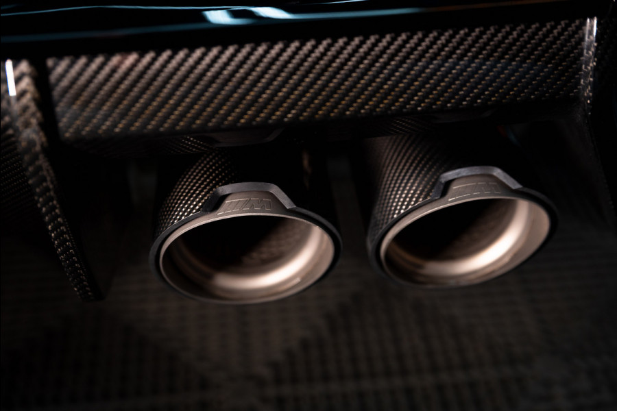 BMW 3 Serie M3 xDrive Competition / M-perf.parts / Pano / Carbon / Stoelverk. / H&k / HuD / Individual