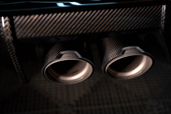 BMW 3 Serie M3 xDrive Competition / M-perf.parts / Pano / Carbon / Stoelverk. / H&k / HuD / Individual