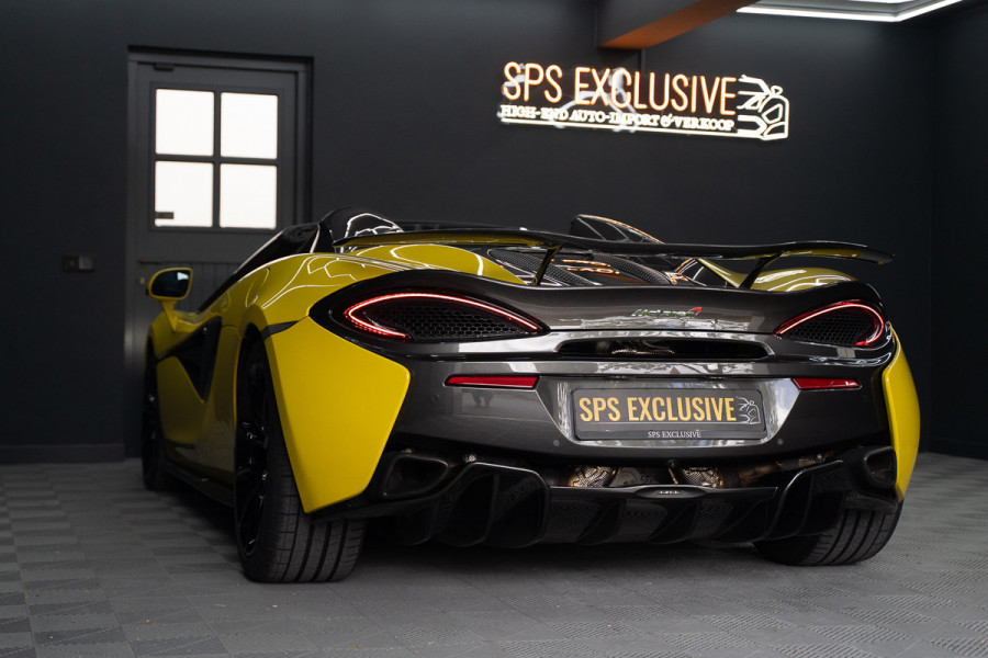 McLaren 570S Spider 570S / Lift / Keramisch / Novitec / Elite paint / Memory / Bowers & Wilkins / Soft close / Camera / LoJack Launch Edition Spider