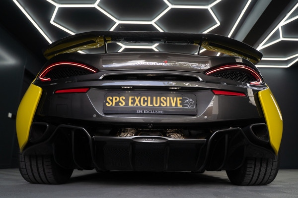 McLaren 570S Spider 570S / Lift / Keramisch / Novitec / Elite paint / Memory / Bowers & Wilkins / Soft close / Camera / LoJack Launch Edition Spider