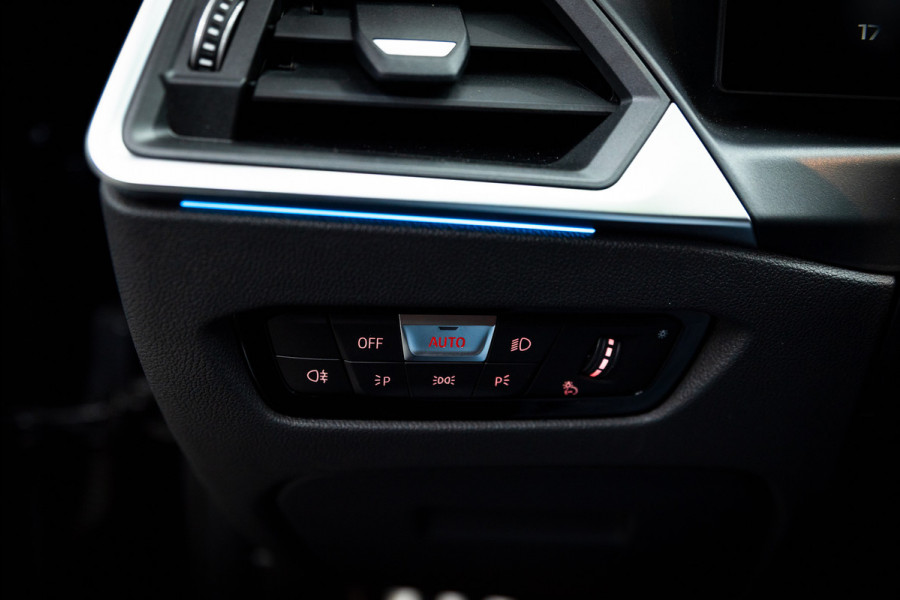 BMW 3 Serie M3 xDrive Competition / M-perf.parts / Pano / Carbon / Stoelverk. / H&k / HuD / Individual