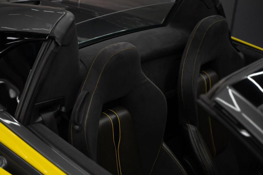 McLaren 570S Spider 570S / Lift / Keramisch / Novitec / Elite paint / Memory / Bowers & Wilkins / Soft close / Camera / LoJack Launch Edition Spider