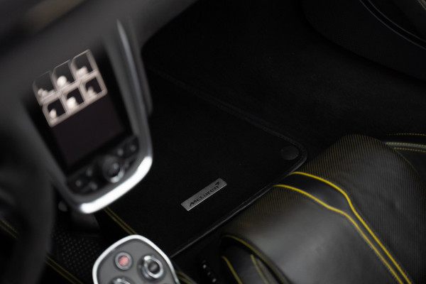 McLaren 570S Spider 570S / Lift / Keramisch / Novitec / Elite paint / Memory / Bowers & Wilkins / Soft close / Camera / LoJack Launch Edition Spider