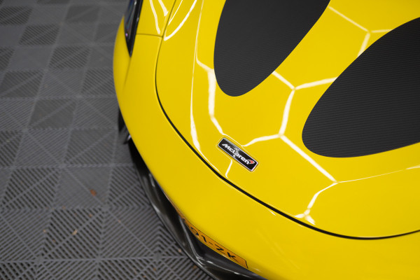 McLaren 570S Spider 570S / Lift / Keramisch / Novitec / Elite paint / Memory / Bowers & Wilkins / Soft close / Camera / LoJack Launch Edition Spider