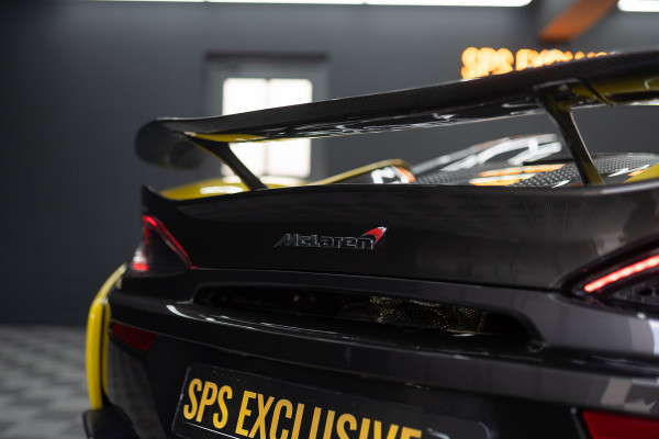 McLaren 570S Spider 570S / Lift / Keramisch / Novitec / Elite paint / Memory / Bowers & Wilkins / Soft close / Camera / LoJack Launch Edition Spider