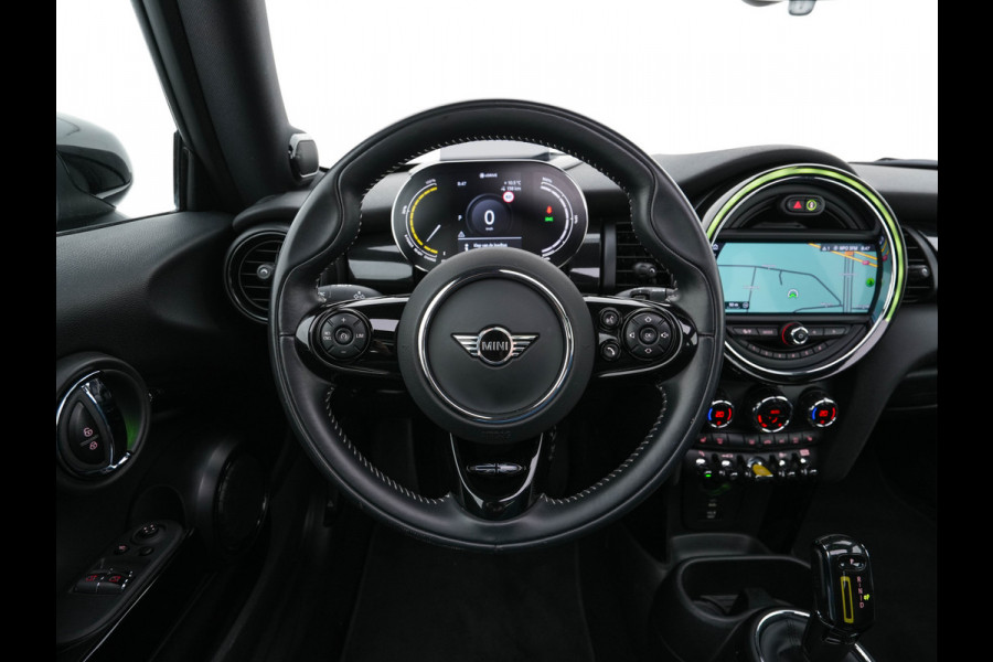 MINI Mini Electric Yours 33 kWh [ 3-Fase ] { SOH 100% } (INCL-BTW ) Aut.* HEATPUMP | PANO | LEATHER | DIGI-COCKPIT | HEAD-UP | FULL-LED | NAVI-FULLMAP | HEATED-SPORTSEATS | DAB | CRUISE | HARMAN/KARDON | CAMERA | KEYLESS | AMBIENTLIGHT | 17"ALU*