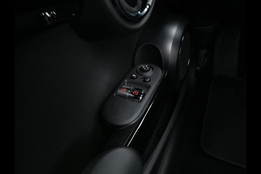 MINI Mini Electric Yours 33 kWh [ 3-Fase ] { SOH 100% } (INCL-BTW ) Aut.* HEATPUMP | PANO | LEATHER | DIGI-COCKPIT | HEAD-UP | FULL-LED | NAVI-FULLMAP | HEATED-SPORTSEATS | DAB | CRUISE | HARMAN/KARDON | CAMERA | KEYLESS | AMBIENTLIGHT | 17"ALU*