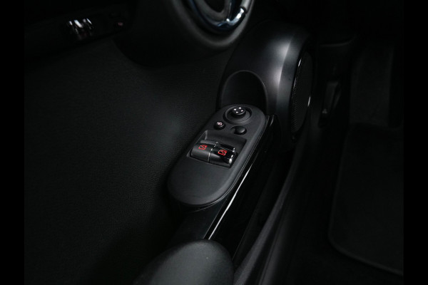 MINI Mini Electric Yours 33 kWh [ 3-Fase ] { SOH 100% } (INCL-BTW ) Aut.* HEATPUMP | PANO | LEATHER | DIGI-COCKPIT | HEAD-UP | FULL-LED | NAVI-FULLMAP | HEATED-SPORTSEATS | DAB | CRUISE | HARMAN/KARDON | CAMERA | KEYLESS | AMBIENTLIGHT | 17"ALU*