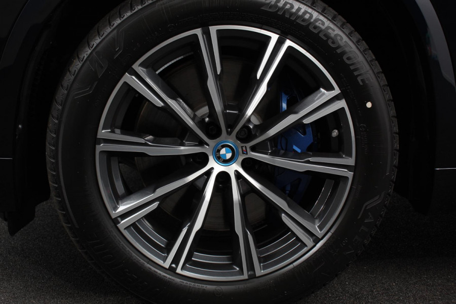 BMW X5 xDrive50e PHEV M-Sport Pro Launch Edition BMW X5 xDrive50e M-Sport Pro Launch Edition | Travel Pack | Innovation Pack | Comfort pack | Driving assistant pro | Trekhaak | Extra Getint Glas | M-Sport Pro