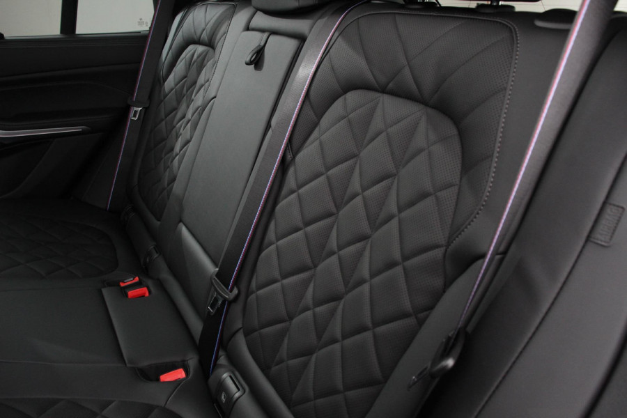 BMW X5 xDrive50e PHEV M-Sport Pro Launch Edition BMW X5 xDrive50e M-Sport Pro Launch Edition | Travel Pack | Innovation Pack | Comfort pack | Driving assistant pro | Trekhaak | Extra Getint Glas | M-Sport Pro