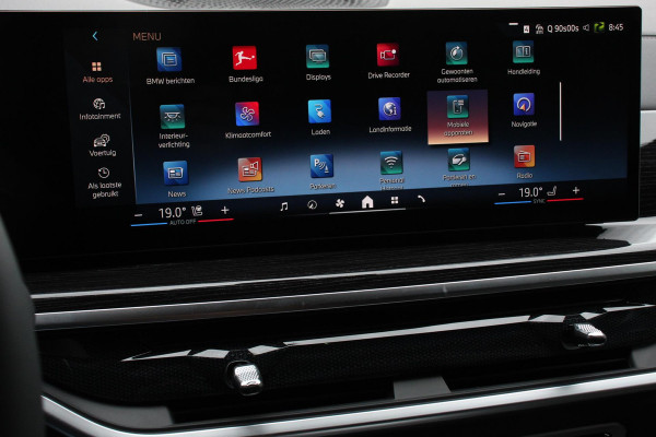 BMW X5 xDrive50e PHEV M-Sport Pro Launch Edition BMW X5 xDrive50e M-Sport Pro Launch Edition | Travel Pack | Innovation Pack | Comfort pack | Driving assistant pro | Trekhaak | Extra Getint Glas | M-Sport Pro