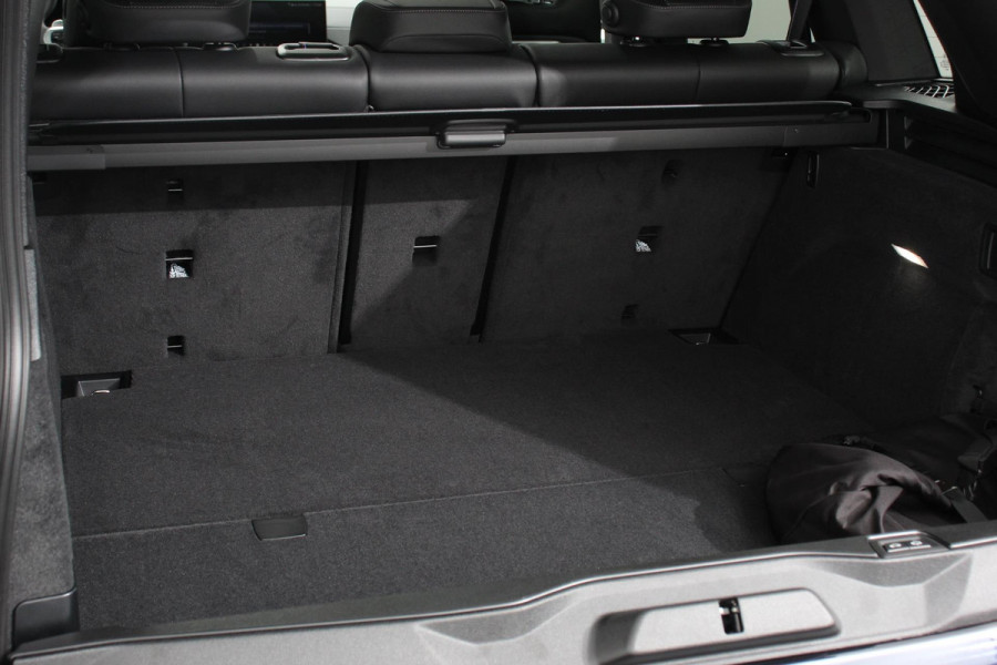 BMW X5 xDrive50e PHEV M-Sport Pro Launch Edition BMW X5 xDrive50e M-Sport Pro Launch Edition | Travel Pack | Innovation Pack | Comfort pack | Driving assistant pro | Trekhaak | Extra Getint Glas | M-Sport Pro