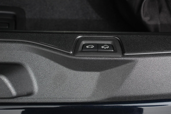 BMW X5 xDrive50e PHEV M-Sport Pro Launch Edition BMW X5 xDrive50e M-Sport Pro Launch Edition | Travel Pack | Innovation Pack | Comfort pack | Driving assistant pro | Trekhaak | Extra Getint Glas | M-Sport Pro