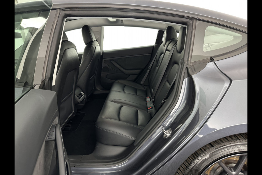 Tesla Model 3 Long Range AWD 75 kWh [ 3-Fase ] {SOH-87%} (INCL-BTW) Aut. *PANO | AUTO-PILOT | LEATHER | KEYLESS | FULL-LED | MEMORY-PACK | TOP-VIEW | DAB | CARPLAY | DIGI-COCKPIT | LANE-ASSIST | COMFORT-SEATS | 18"ALU*