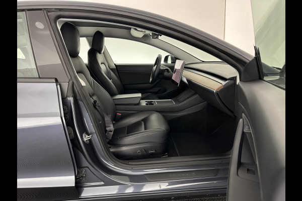 Tesla Model 3 Long Range AWD 75 kWh [ 3-Fase ] {SOH-87%} (INCL-BTW) Aut. *PANO | AUTO-PILOT | LEATHER | KEYLESS | FULL-LED | MEMORY-PACK | TOP-VIEW | DAB | CARPLAY | DIGI-COCKPIT | LANE-ASSIST | COMFORT-SEATS | 18"ALU*