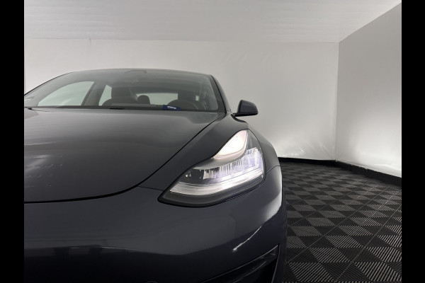 Tesla Model 3 Long Range AWD 75 kWh [ 3-Fase ] {SOH-87%} (INCL-BTW) Aut. *PANO | AUTO-PILOT | LEATHER | KEYLESS | FULL-LED | MEMORY-PACK | TOP-VIEW | DAB | CARPLAY | DIGI-COCKPIT | LANE-ASSIST | COMFORT-SEATS | 18"ALU*