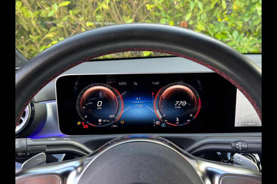 Mercedes-Benz CLA-Klasse 200 AMG AMBIANCE VERLICHTING STOELVERWARMING NAP EERSTE EIGENAAR