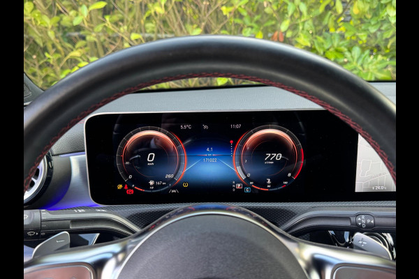 Mercedes-Benz CLA-Klasse 200 AMG AMBIANCE VERLICHTING STOELVERWARMING NAP EERSTE EIGENAAR