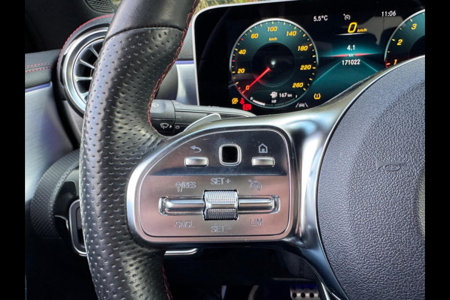 Mercedes-Benz CLA-Klasse 200 AMG AMBIANCE VERLICHTING STOELVERWARMING NAP EERSTE EIGENAAR