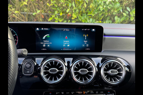 Mercedes-Benz CLA-Klasse 200 AMG AMBIANCE VERLICHTING STOELVERWARMING NAP EERSTE EIGENAAR