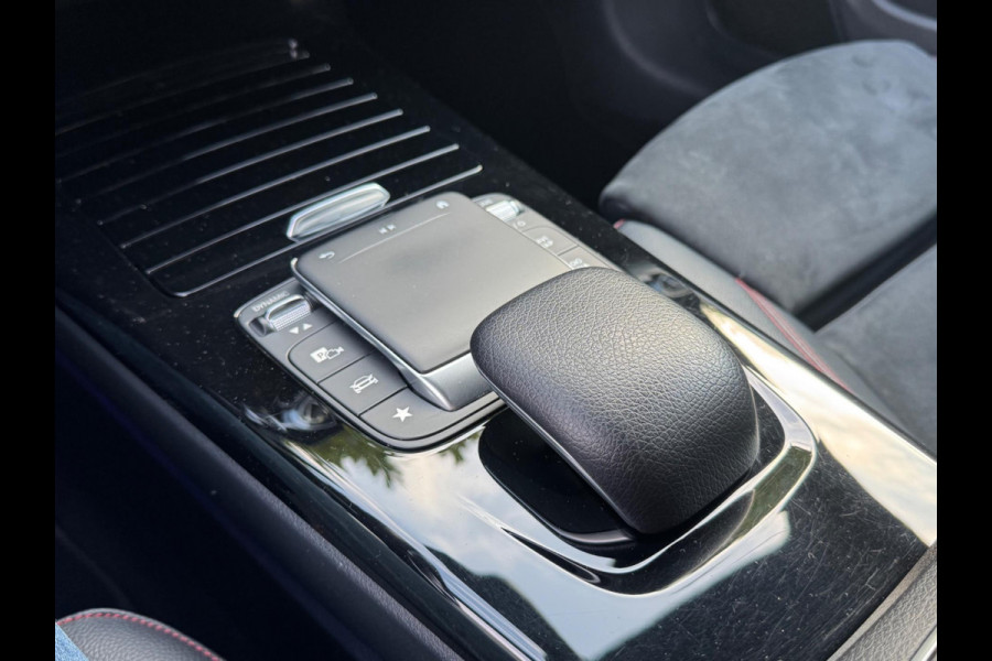 Mercedes-Benz CLA-Klasse 200 AMG AMBIANCE VERLICHTING STOELVERWARMING NAP EERSTE EIGENAAR