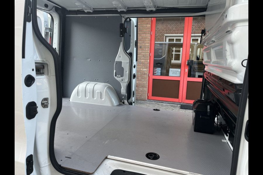 Renault Trafic 1.6 dCi 126pk E6 Comfort 3-zits BPM Vrij! Lease €296 p/m, Airco, Trekhaak, PDC, 2x Schuifdeur, Cruise controle, Onderhoudshistorie aanwezig