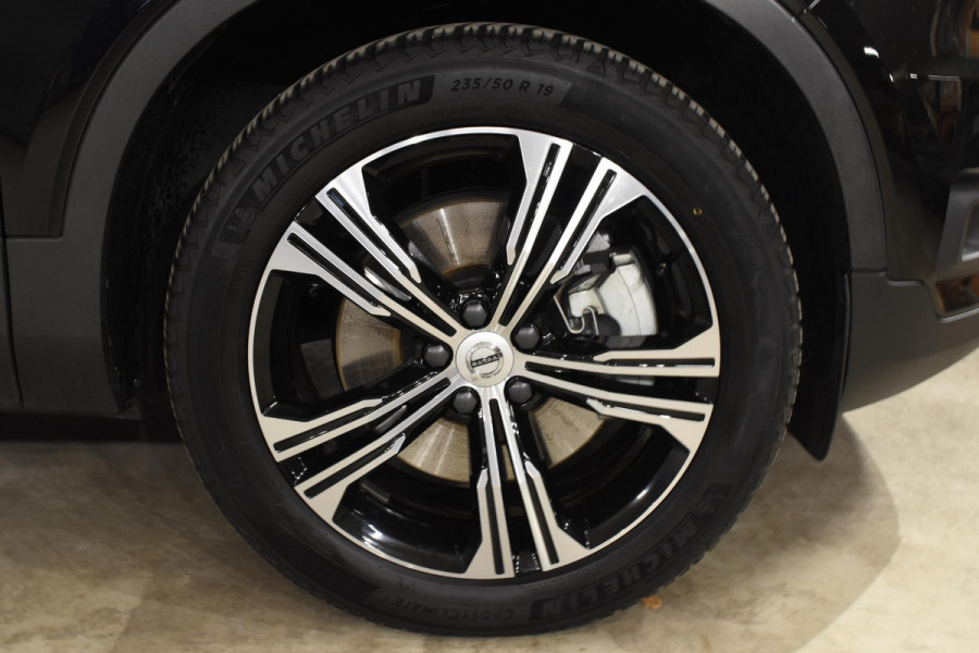 Volvo XC40 T5 262PK Automaat Recharge Inscription / Navigatie / Adaptive Cruise Control / Stuur- & Stoelverwarming / Elektrische achterklep / Achteruitrijcamera / Trekhaak / 19" velgen