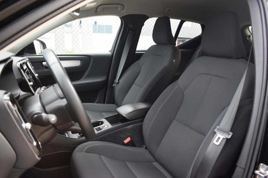 Volvo XC40 T5 262PK Automaat Recharge Inscription / Navigatie / Adaptive Cruise Control / Stuur- & Stoelverwarming / Elektrische achterklep / Achteruitrijcamera / Trekhaak / 19" velgen